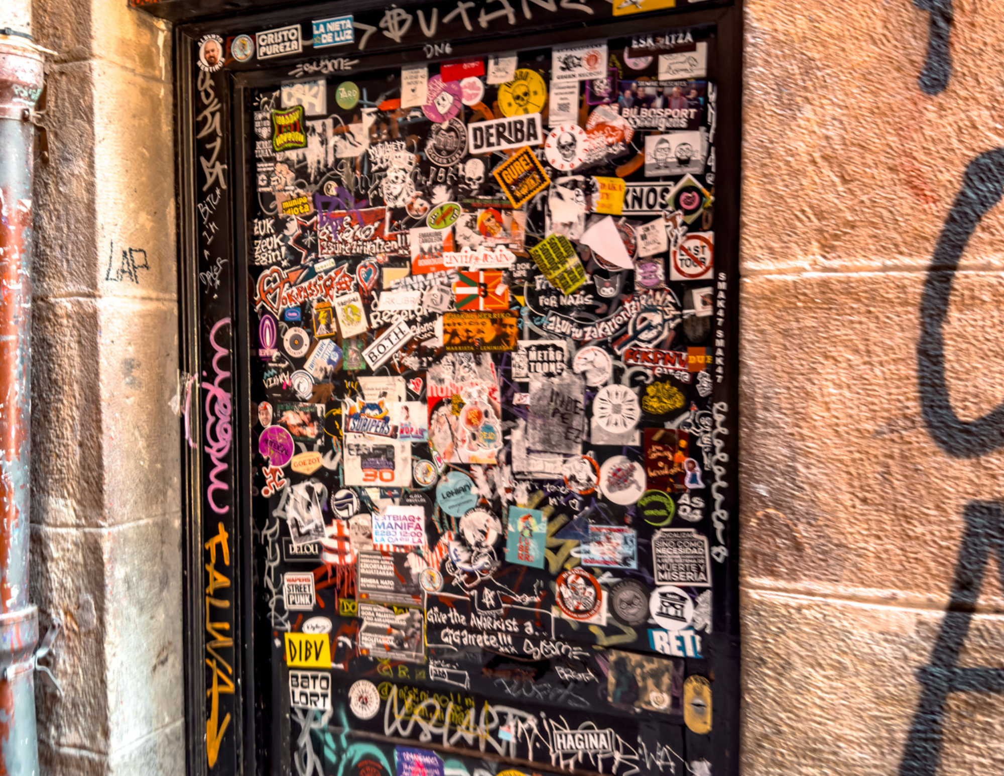 Bilbao Travel Guide (6).png